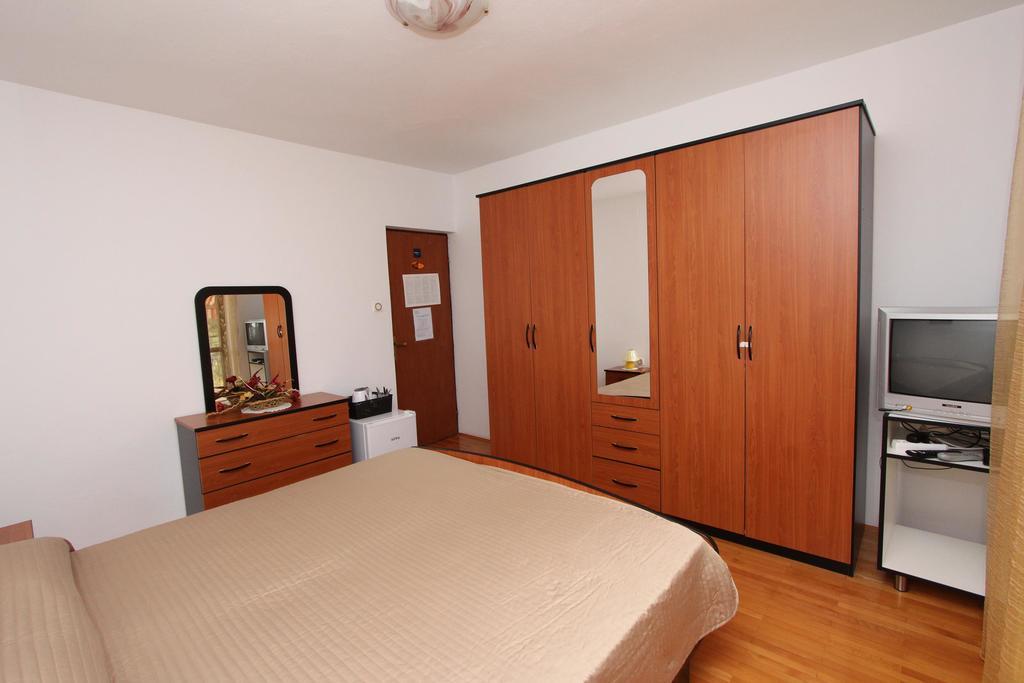 Rooms And Apartment Sanja Ровинь Экстерьер фото